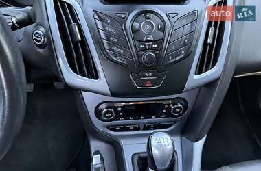 Седан Ford Focus 2011 в 