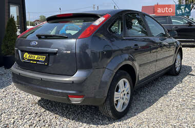 Хэтчбек Ford Focus 2006 в 