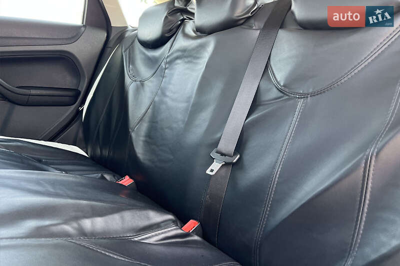 Хэтчбек Ford Focus 2006 в Коломые