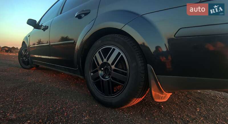 Седан Ford Focus 2006 в Краснограде