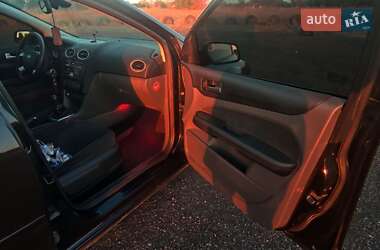 Седан Ford Focus 2006 в 