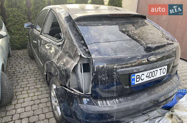 Хэтчбек Ford Focus 2005 в 