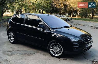 Хэтчбек Ford Focus 2005 в 