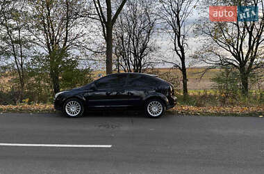 Хэтчбек Ford Focus 2005 в 