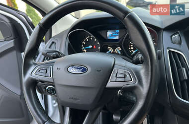 Седан Ford Focus 2016 в 