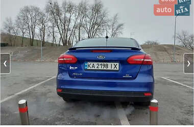Хэтчбек Ford Focus 2015 в 