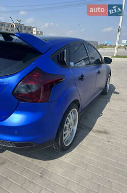 Хэтчбек Ford Focus 2013 в 