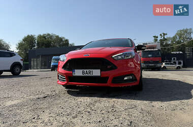 Хэтчбек Ford Focus 2016 в 