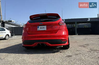 Хэтчбек Ford Focus 2016 в 