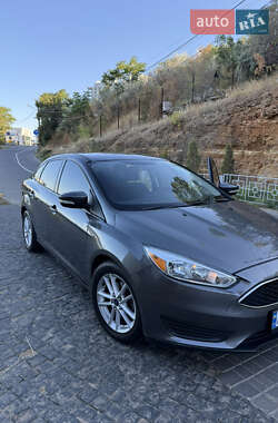 Седан Ford Focus 2015 в 