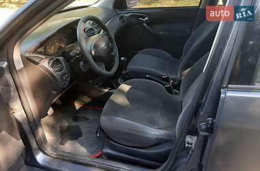 Седан Ford Focus 2004 в 