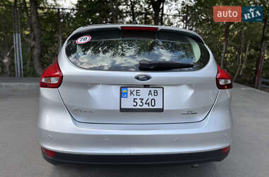 Хэтчбек Ford Focus 2015 в 