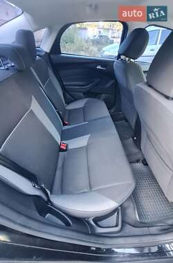 Седан Ford Focus 2012 в 