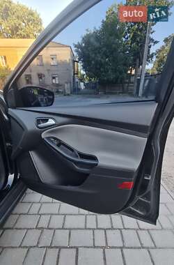 Седан Ford Focus 2012 в 