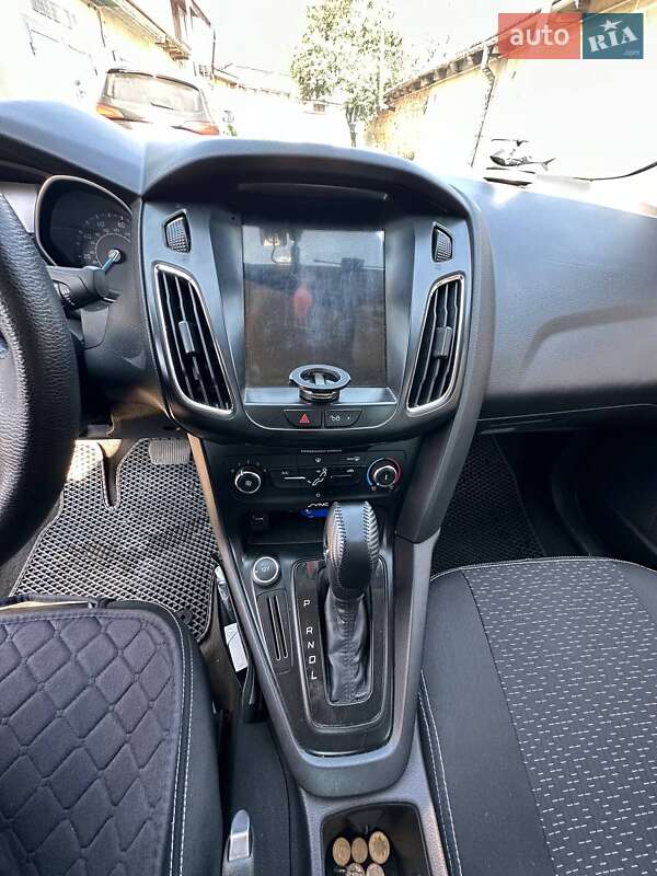 Седан Ford Focus 2015 в Дубно