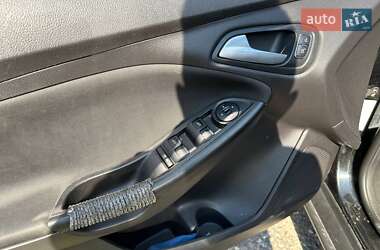 Седан Ford Focus 2015 в 