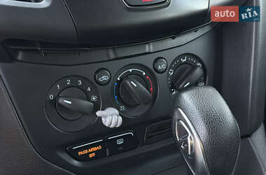 Седан Ford Focus 2012 в 