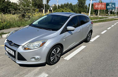 Хэтчбек Ford Focus 2011 в 