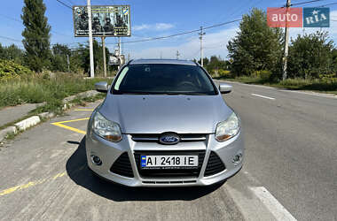 Хэтчбек Ford Focus 2011 в 