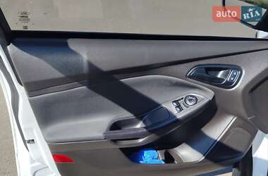 Седан Ford Focus 2016 в 
