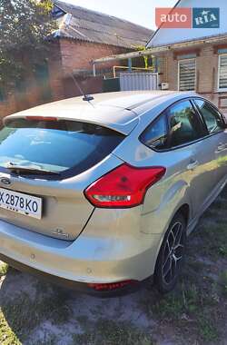 Хэтчбек Ford Focus 2015 в 