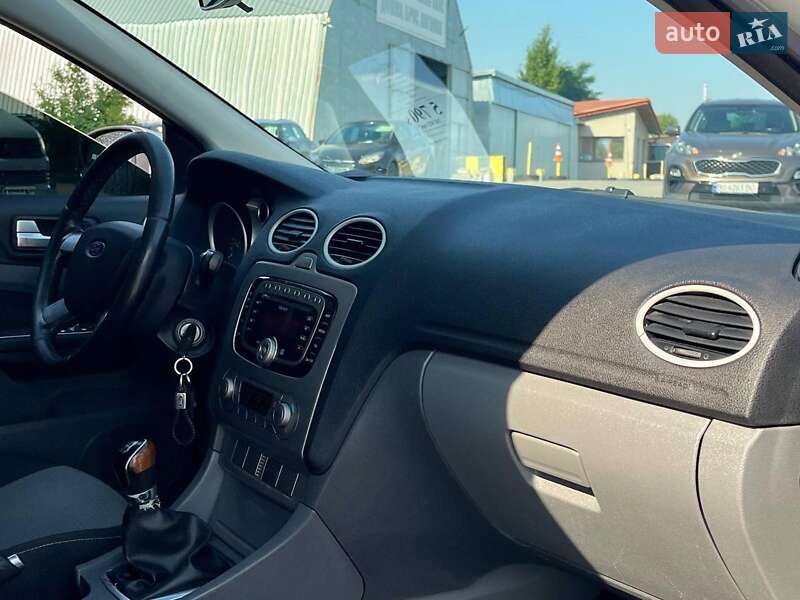 Хэтчбек Ford Focus 2010 в Львове фото 18 Хэтчбек Ford Focus 2010 в Львове