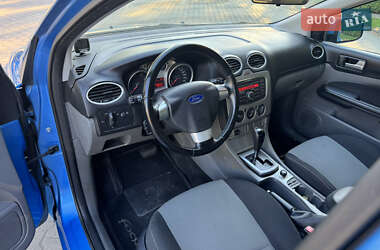 Хэтчбек Ford Focus 2010 в 