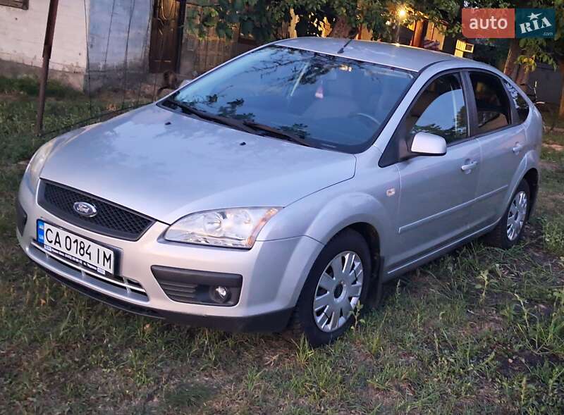 Хэтчбек Ford Focus 2007 в 