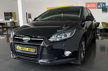 Хэтчбек Ford Focus 2012 в 