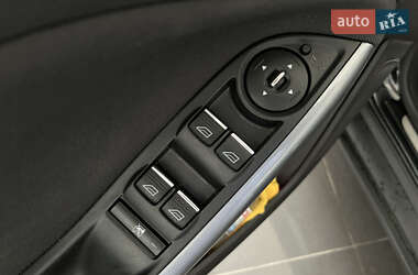Хэтчбек Ford Focus 2012 в 