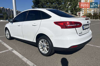 Седан Ford Focus 2015 в 
