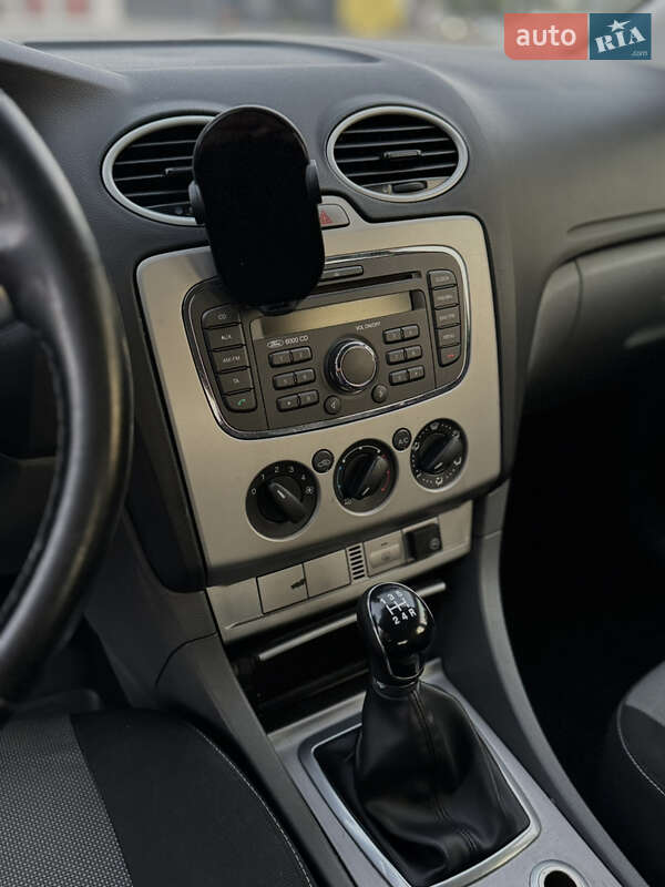 Хэтчбек Ford Focus 2010 в Киеве фото 9 Хэтчбек Ford Focus 2010 в Киеве