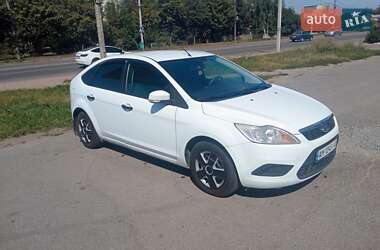 Хэтчбек Ford Focus 2011 в 