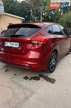 Хэтчбек Ford Focus 2015 в 