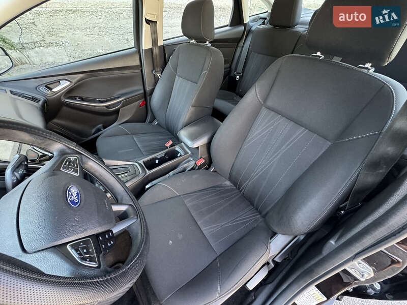 Седан Ford Focus 2018 в Киеве фото 10 Седан Ford Focus 2018 в Киеве