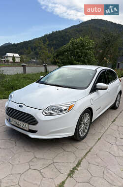 Хэтчбек Ford Focus 2016 в 