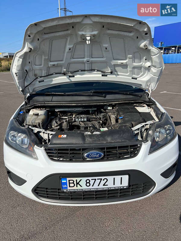 Хэтчбек Ford Focus 2010 в Ровно
