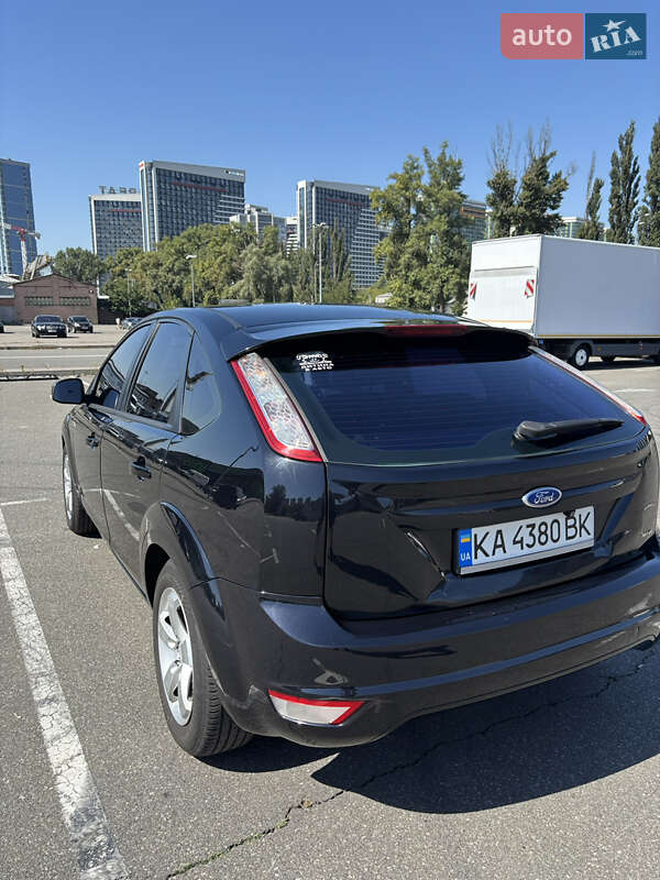Хэтчбек Ford Focus 2010 в Киеве