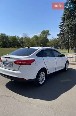 Седан Ford Focus 2015 в 