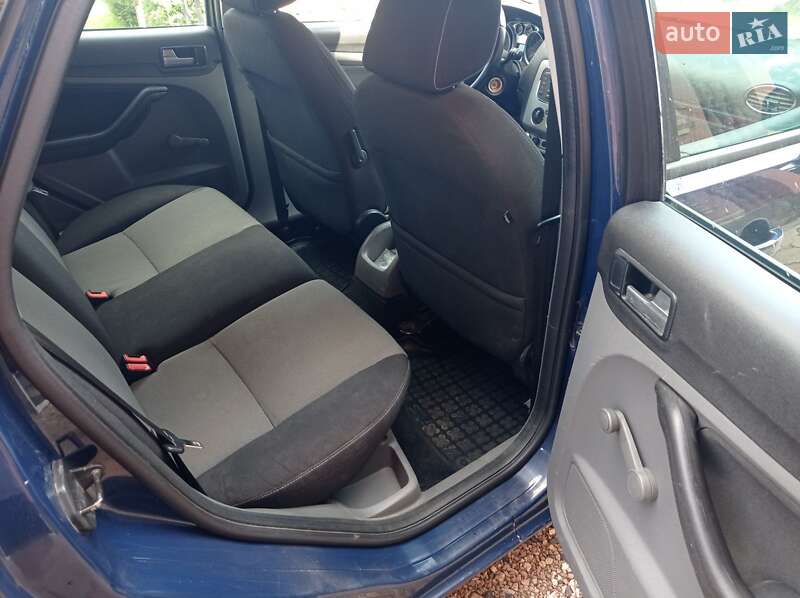 Хэтчбек Ford Focus 2010 в Стрые