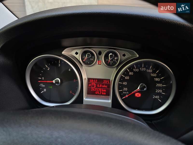 Хетчбек Ford Focus 2011 в Тернополі фото 34 Хетчбек Ford Focus 2011 в Тернополі
