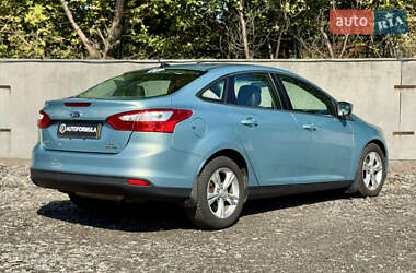 Седан Ford Focus 2012 в 
