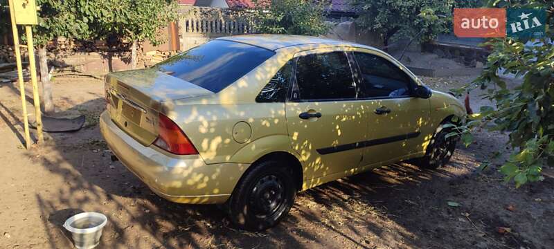 Седан Ford Focus 2000 в Хмельнике