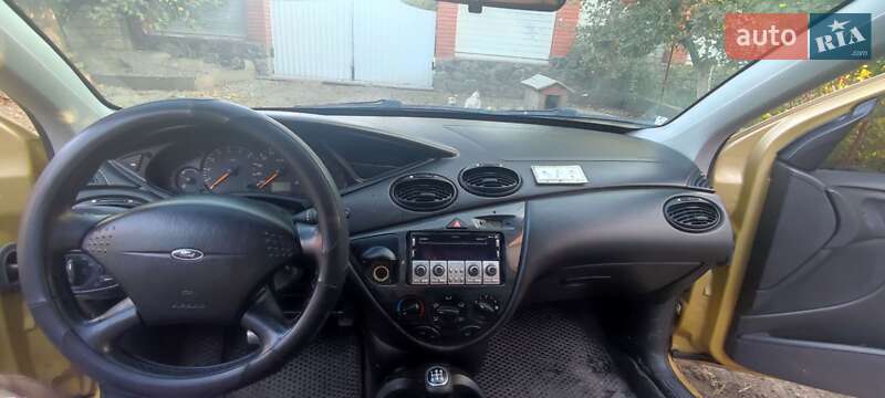 Седан Ford Focus 2000 в Хмельнике