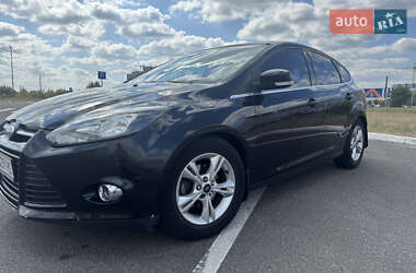 Хэтчбек Ford Focus 2013 в 