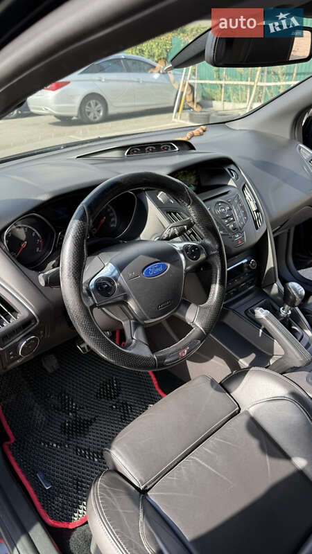Хэтчбек Ford Focus 2013 в Киеве