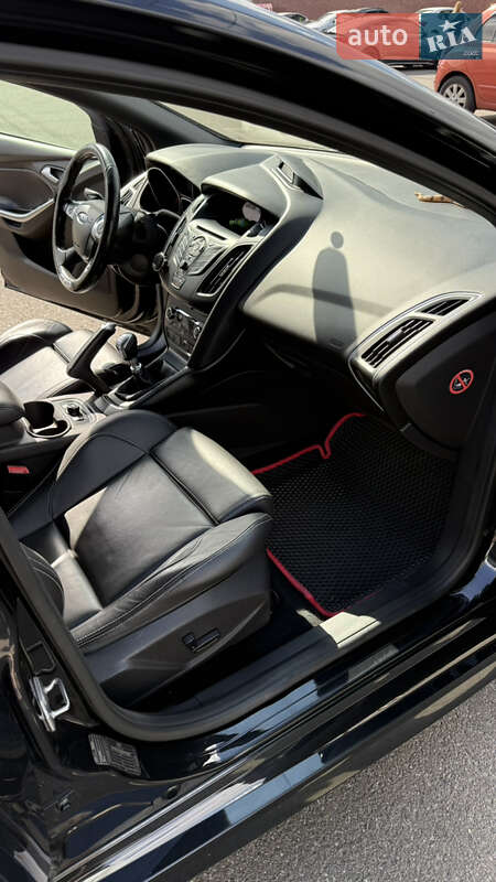 Хэтчбек Ford Focus 2013 в Киеве