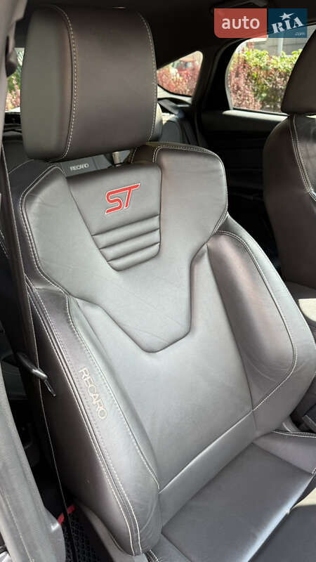 Хэтчбек Ford Focus 2013 в Киеве