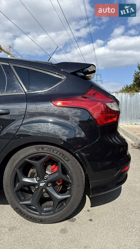 Хэтчбек Ford Focus 2013 в Киеве