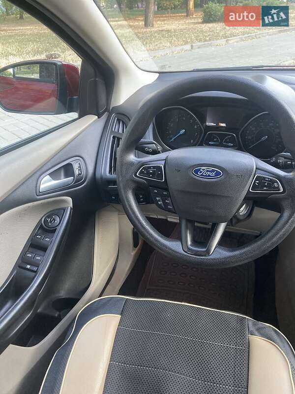 Седан Ford Focus 2015 в Кропивницком